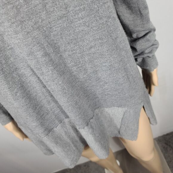 Simply Vera Vera Wang Jeweled Neckline Gray Blouse - Picture 5 of 10